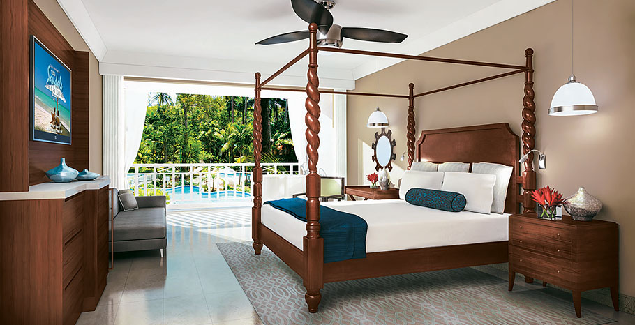 Crystal Lagoon One Bedroom Butler Suite with Balcony Tranquility Soaking Tub (1B)