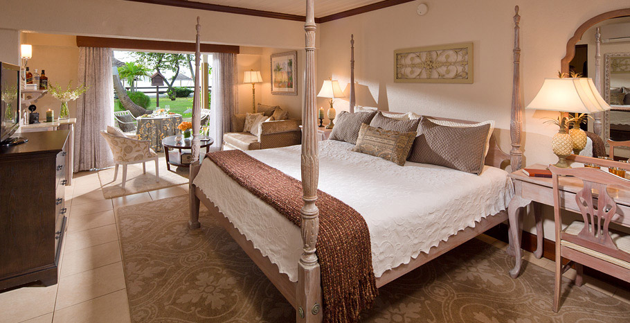 Caribbean Honeymoon Beachfront Grande Luxe Walkout Club Level Room (HWGB)