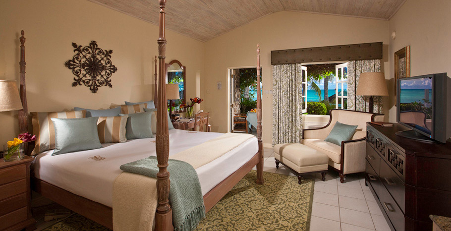 Beachfront Romeo & Juliet Walkout Butler Room (WB)