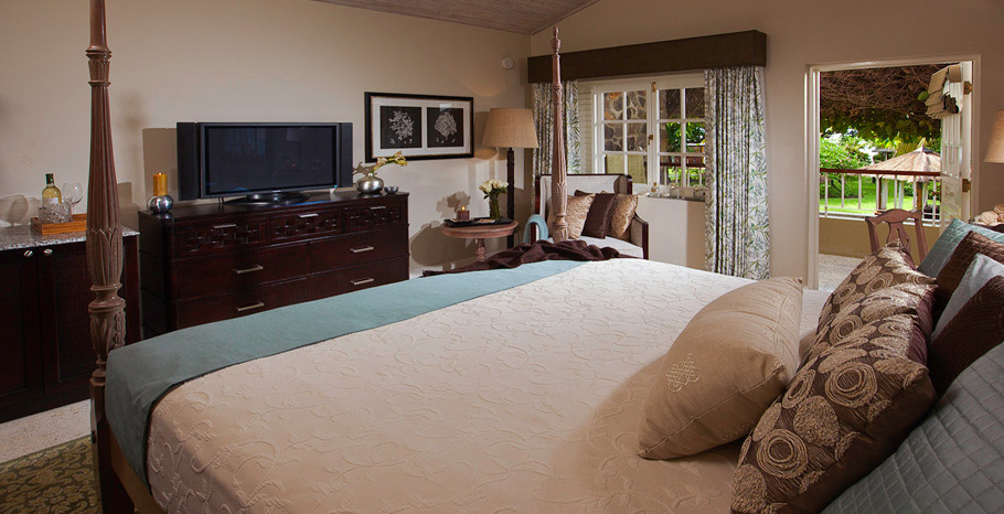 Caribbean Grande Luxe Walkout Room (LW)