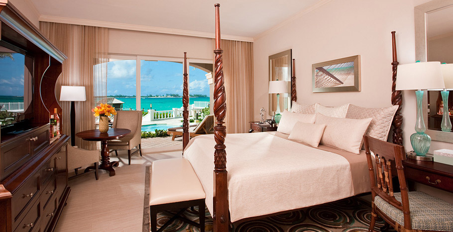 Balmoral Beachfront Walkout Butler Suite (BW)