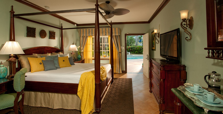 Caribbean Grande Luxe Poolside (RG)
